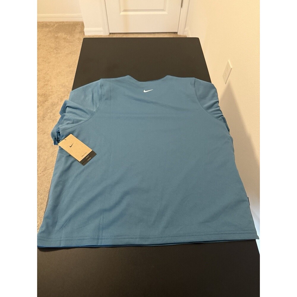 Nike Dri-FIT Women’s XL Blue Double Layer Athletic Top Built-In Liner NWT - Picture 3 of 4